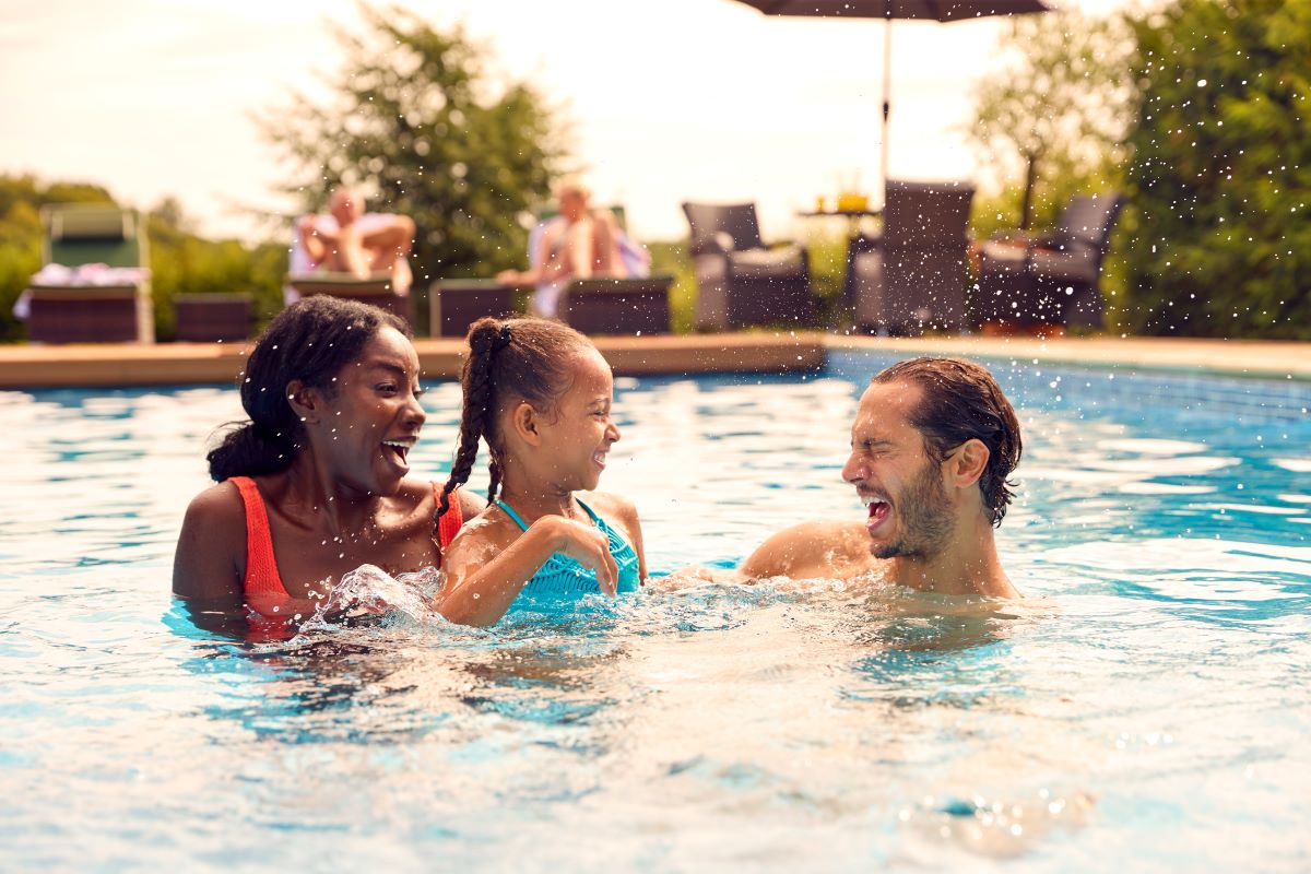 Freibad-Knigge im Main-Taunus-Kreis — so entspannen Sie rück